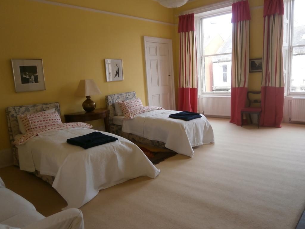 Winter Cherry Bed & Breakfast Edinburgh Room photo
